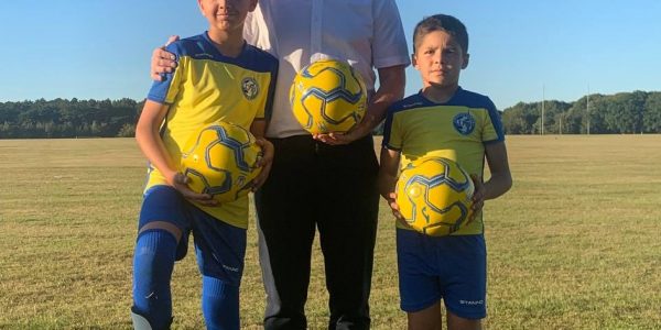 В Ірландії пройшов перший дитячий турнір серед  Українських біженців. Діти отримали у подарунок м’ячі від Української асоціації футболу.