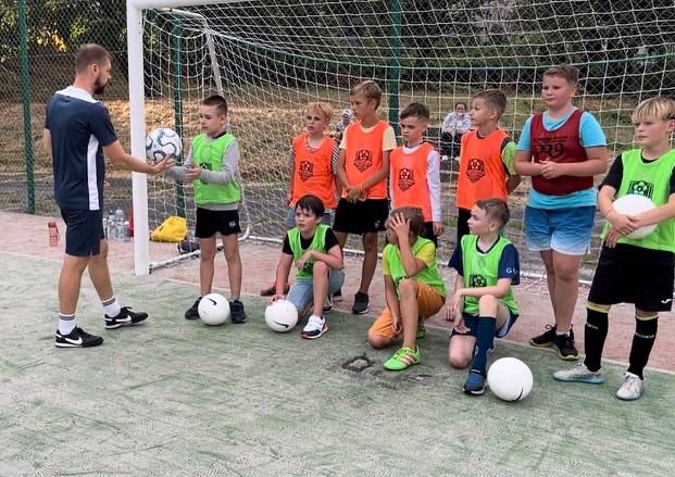 Футбольні м’ячі від УАФ: Допомога Українським дітям у Футбольній Академії Reiss у Польщі
