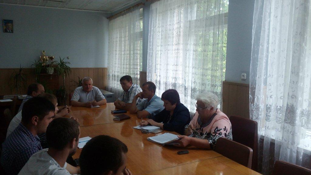В Іванівській районній державній адміністрації відбулась нарада щодо розвитку футболу в районі
