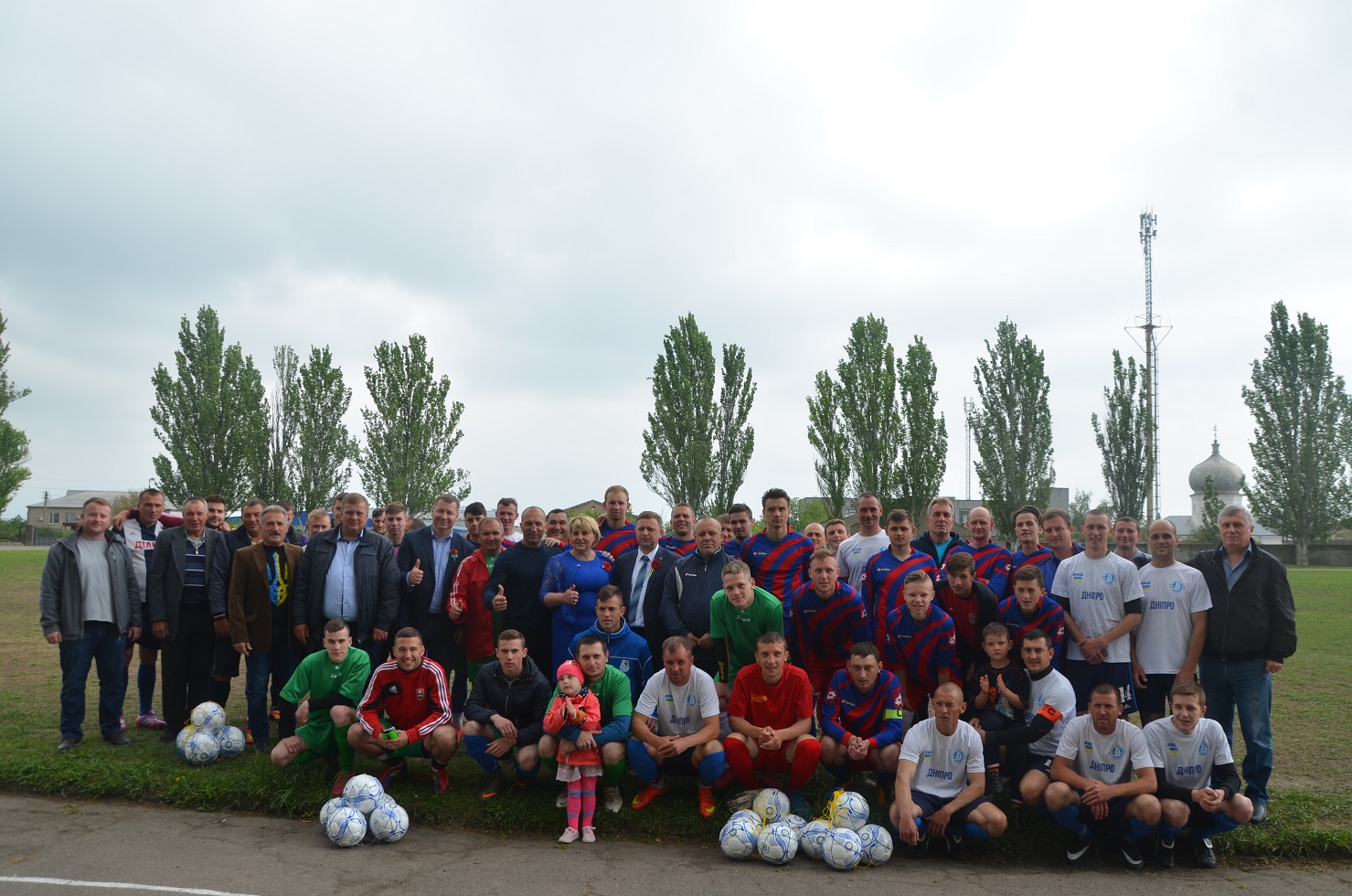 Андрій Гордєєв подарував командам Білозерської футбольної ліги футбольні м’ячі