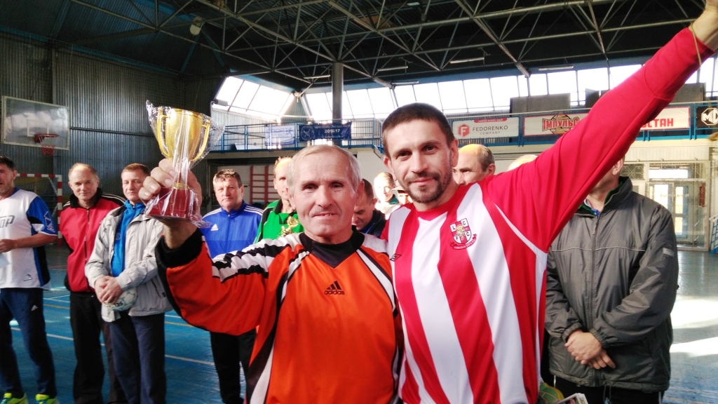 Каховські ветерани стали призерами футзального турніру пам’яті Миколи Тарана.