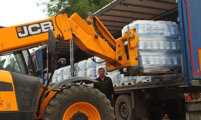 Динамо відправить жителям Херсонщини 10 фур питної води. Дві з них уже на місці